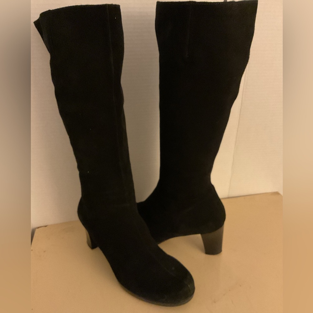 La CANADIENNE Black Suede Knee-High Heeled Boots
